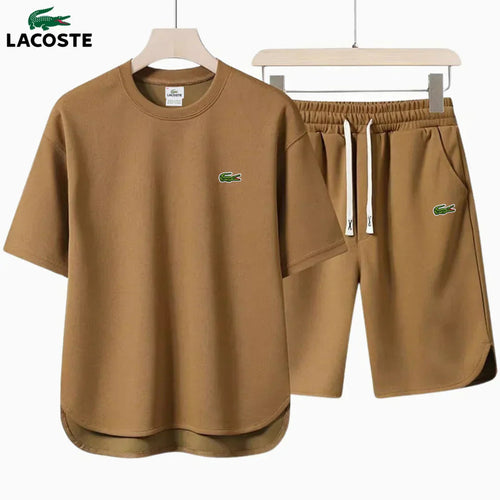 Completo estivo LC™ composto da t-shirt e pantaloncini performanti.